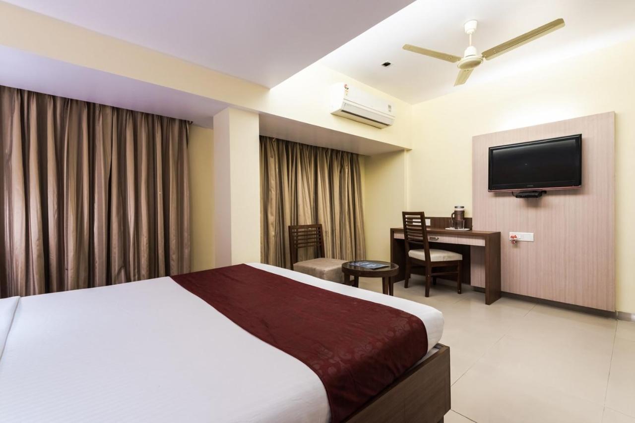 Hotel Aishwarya Residency Navi Mumbai Zewnętrze zdjęcie