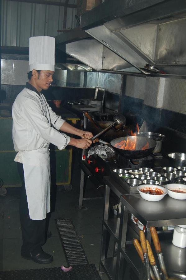 Hotel Aishwarya Residency Navi Mumbai Zewnętrze zdjęcie